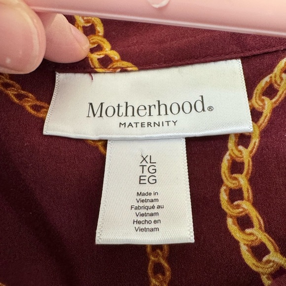 Maternity Chain Print Sleeveless Top - Burgundy and Gold - Picture 4 of 6